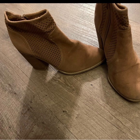 Universal Thread booties - Picture 4 of 5